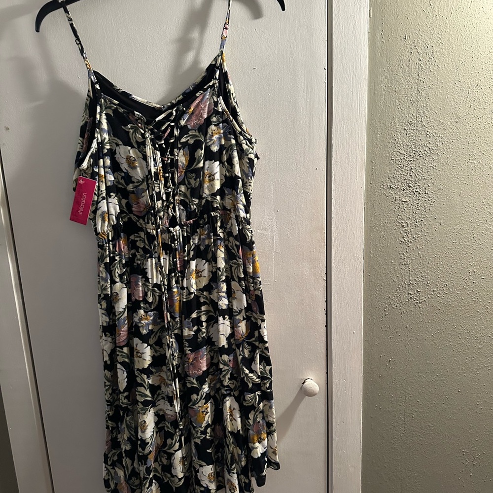 Dress - Picture 2 of 2